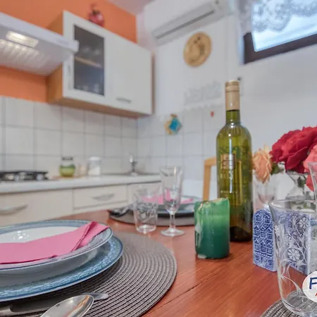 Apartman House Lea *