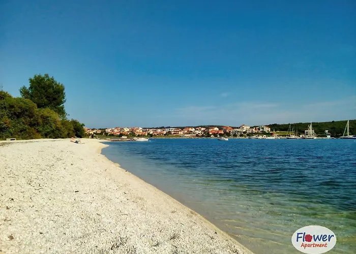 Romantic Apartment Flower Apartment Pula