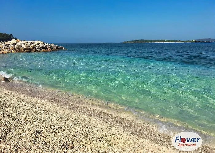 Apartment Romantic Apartment Flower Pula