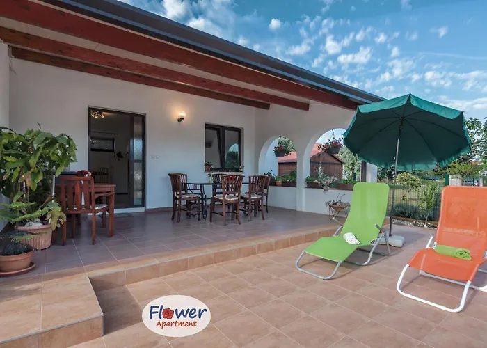 Romantic Apartment Flower Pula