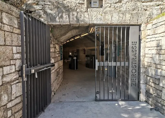 Apartment Romantic Apartment Flower